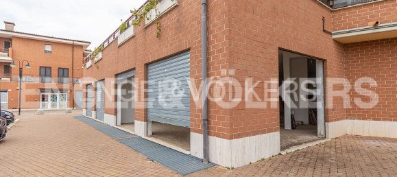 2 rooms Commercial property in Rome, Italy No. 68611 5