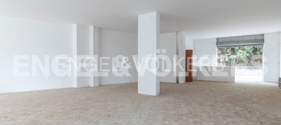 2 rooms Commercial property in Rome, Italy No. 68611 6