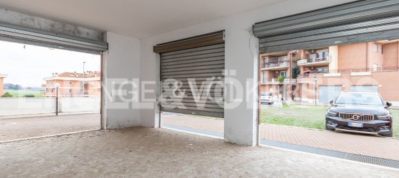 2 rooms Commercial property in Rome, Italy No. 68611 9
