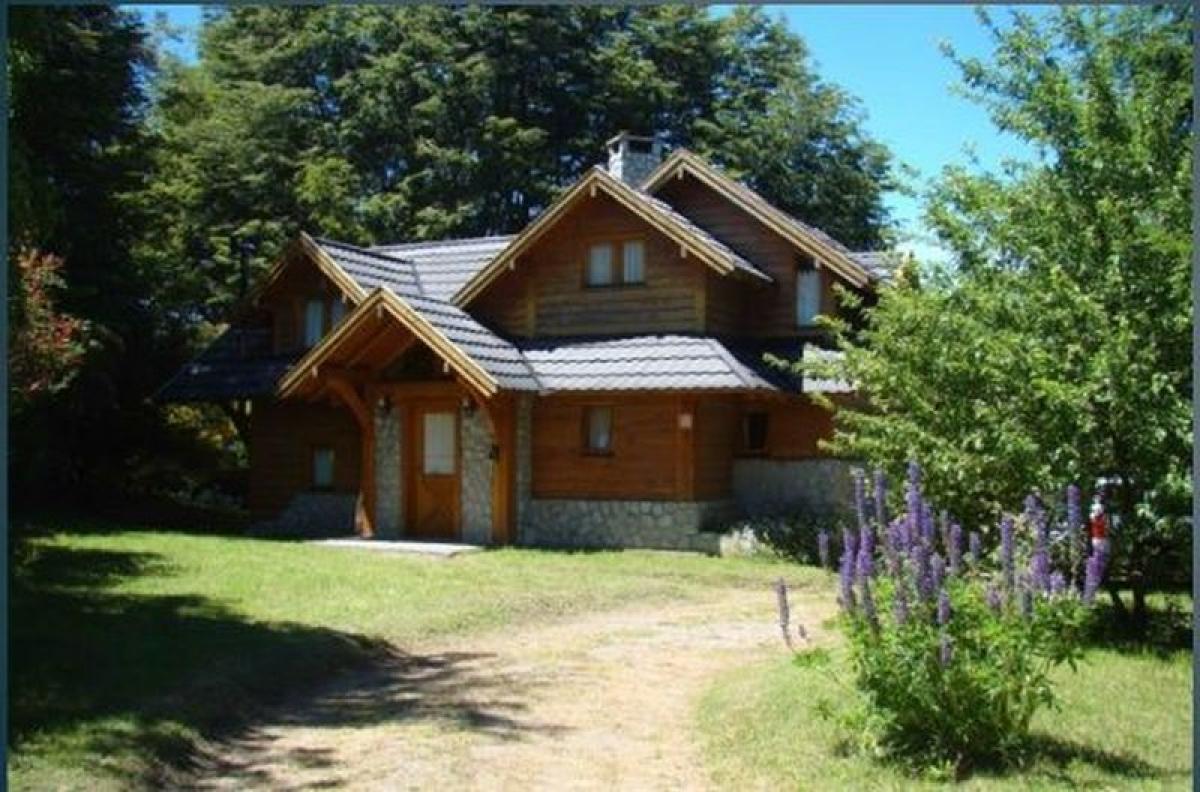 Casa de 2 dormitorios en Neuquén, Argentina No. 3307