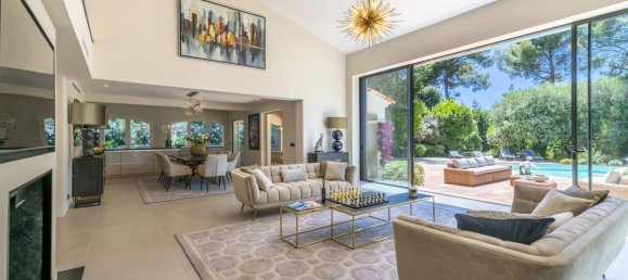 5 bedrooms Villa in Mougins, France No. 1 5