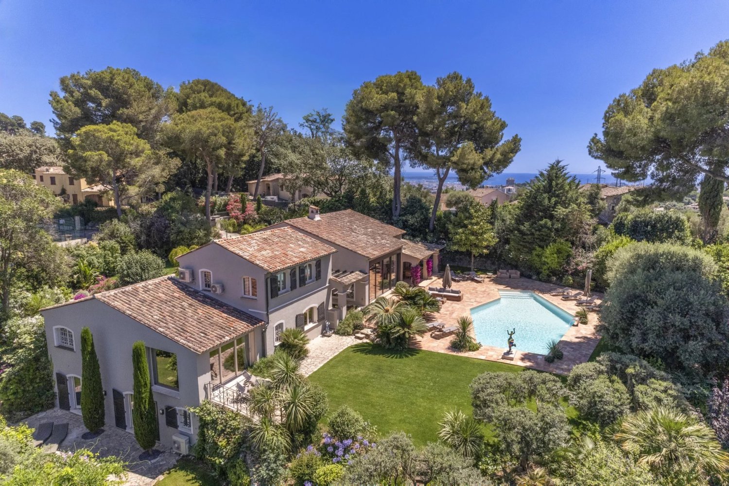 5 bedrooms Villa in Mougins, France No. 1