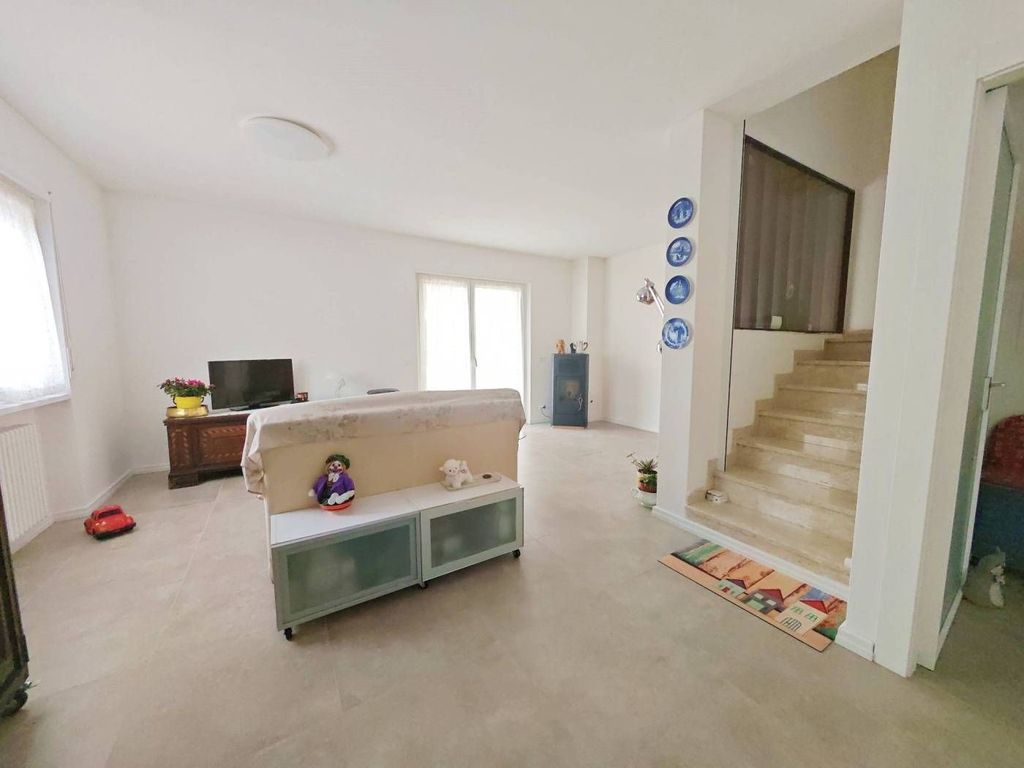 4 bedrooms Villa in Trento, Italy No. 61303