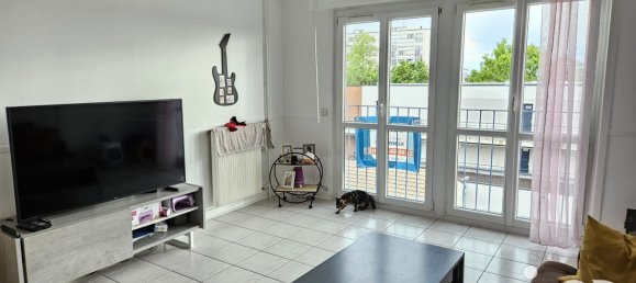 2 bedrooms Apartment in Saint-Andre-les-Vergers, France No. 55724 2