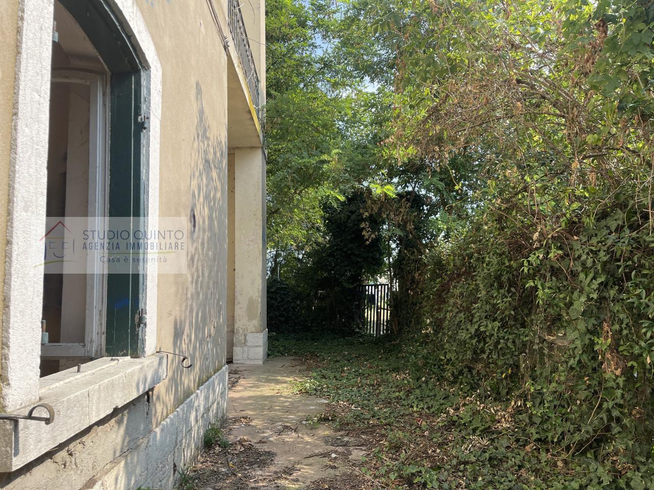 3 rooms Villa in Quinto di Treviso, Italy No. 71176