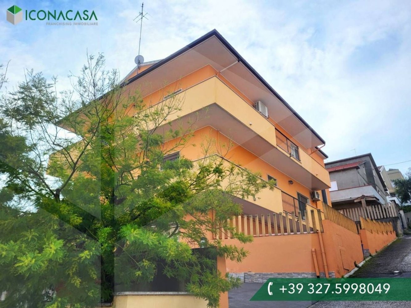 Dúplex de 9 habitaciónes en Pescara, Italy No. 21780