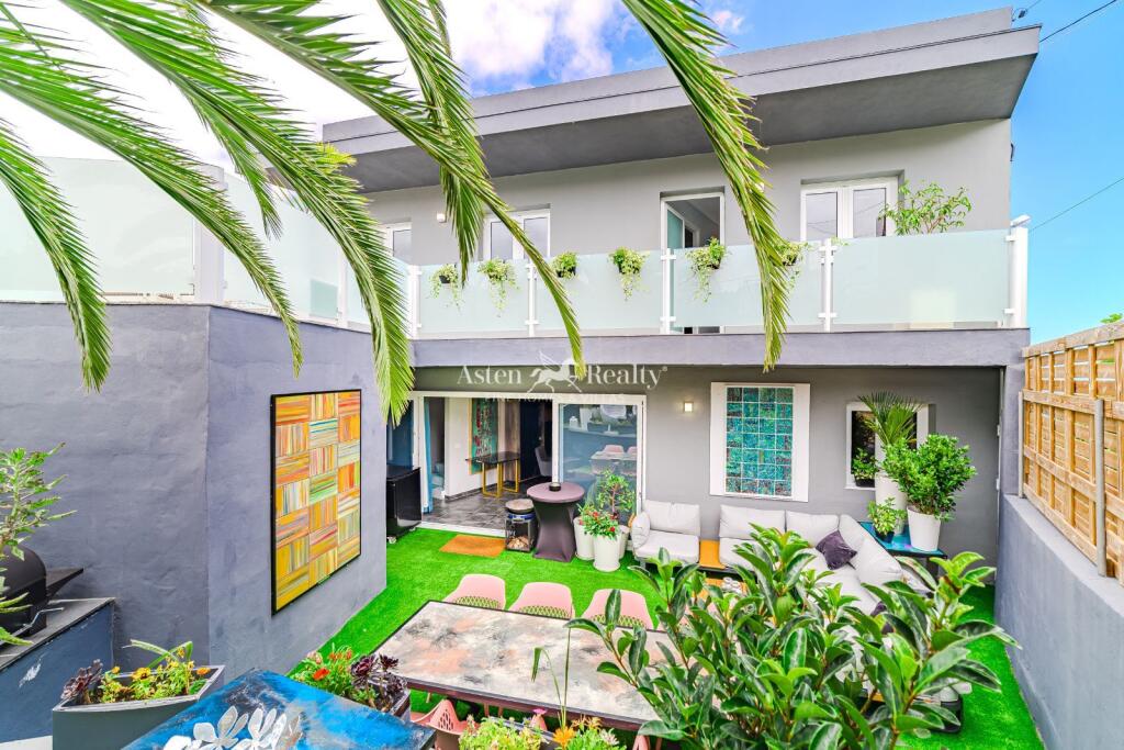 Casa de 5 dormitorios en Tacoronte, Spain No. 183324