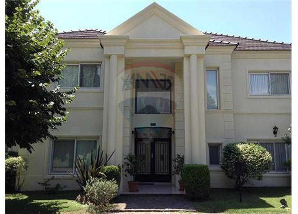 Дом с 6 спальнями в Пилар, Аргентина № 20817