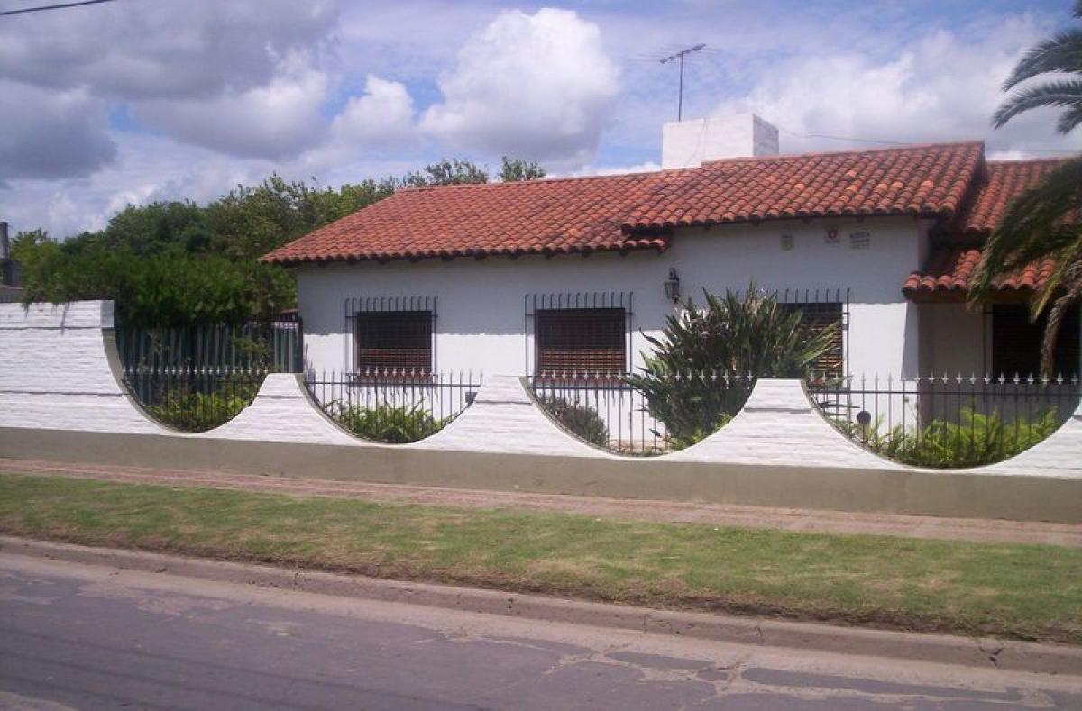 3 Schlafzimmer Haus in Almirante Brown, Argentina, Nr. 88712