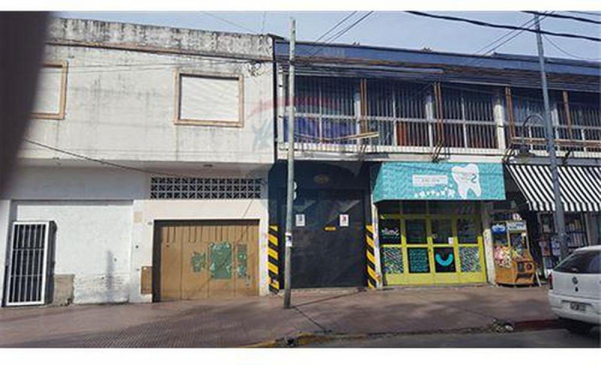 242m² Commercial property in San Fernando, Argentina No. 23420