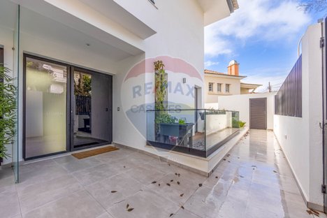 3 bedrooms Duplex in Oeiras, Portugal No. 76766