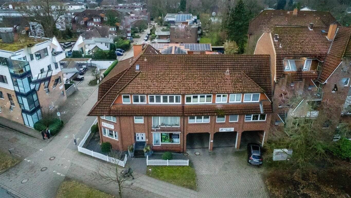 687m² Building in Harburg, Germany No. 205253