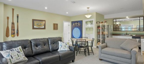 4 bedrooms House in British Columbia, Canada No. 1315 8