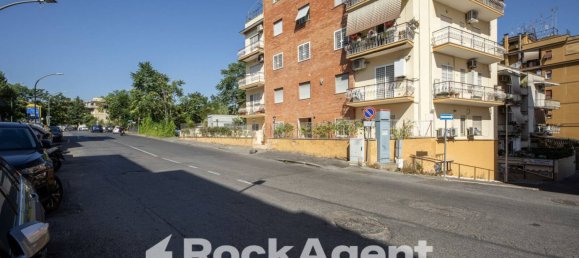 2 bedrooms Apartment in Rome, Italy No. 264259 16