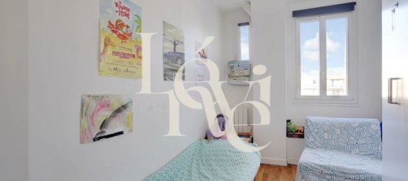 2 bedrooms Apartment in Paris, France No. 282427 3