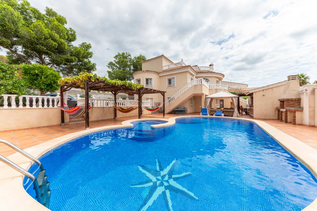 10 bedrooms Villa in Pinar De Campoverde, Spain No. 182280