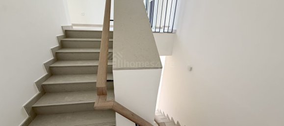 Вилла с 4 спальнями в Мудон, ОАЭ № 113381 11