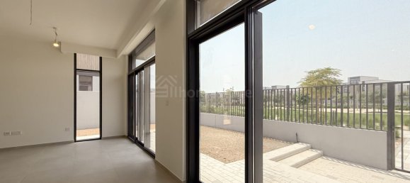 Вилла с 4 спальнями в Мудон, ОАЭ № 113381 7