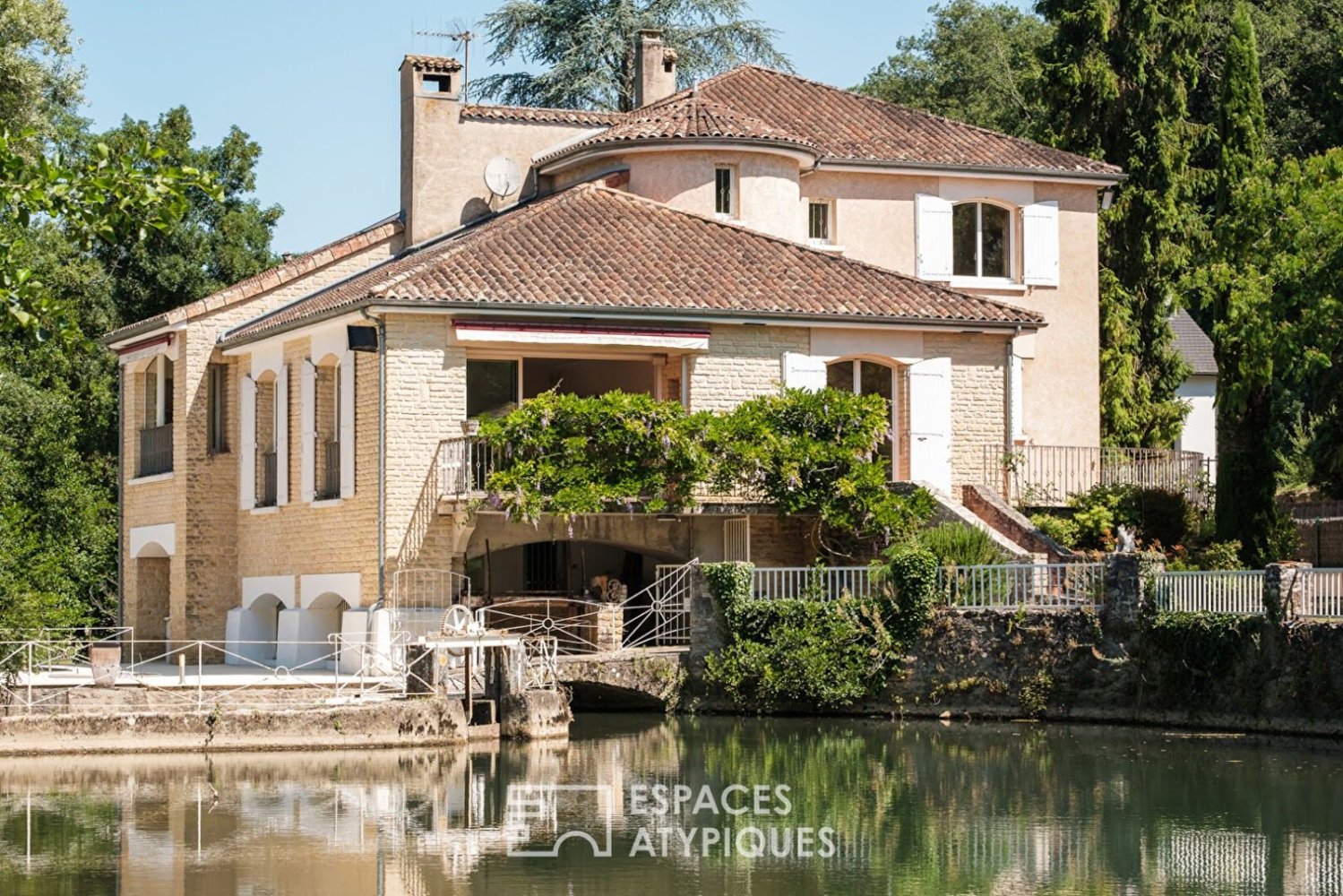 12 bedrooms House in Vienne, France No. 301016