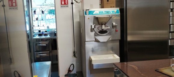 55m² Commercial property in Bernareggio, Italy No. 364557 12