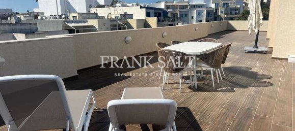 2 bedrooms Penthouse in Swieqi, Malta No. 10490 2