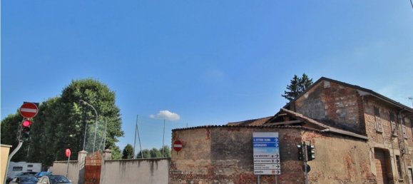 3 bedrooms House in Cerro Maggiore, Italy No. 373153 4