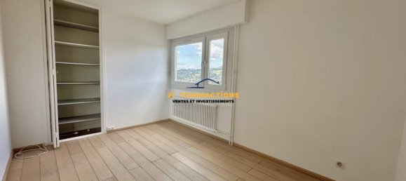 3 bedrooms Apartment in Saint-Priest-en-Jarez, France No. 358624 3