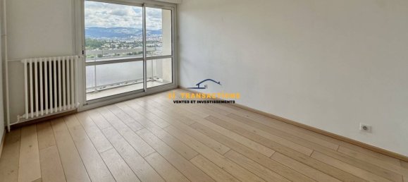 3 bedrooms Apartment in Saint-Priest-en-Jarez, France No. 358624 4