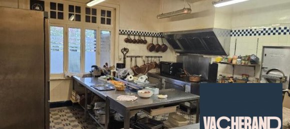 5 bedrooms Castles in Valenciennes, France No. 59486 5