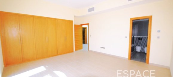 4 bedrooms Villa for sale in Jumeirah Park, Dubai, UAE № 108419 4