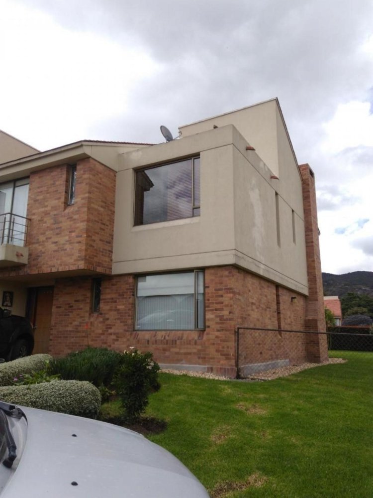 4 bedrooms House in Cundinamarca, Colombia No. 3352