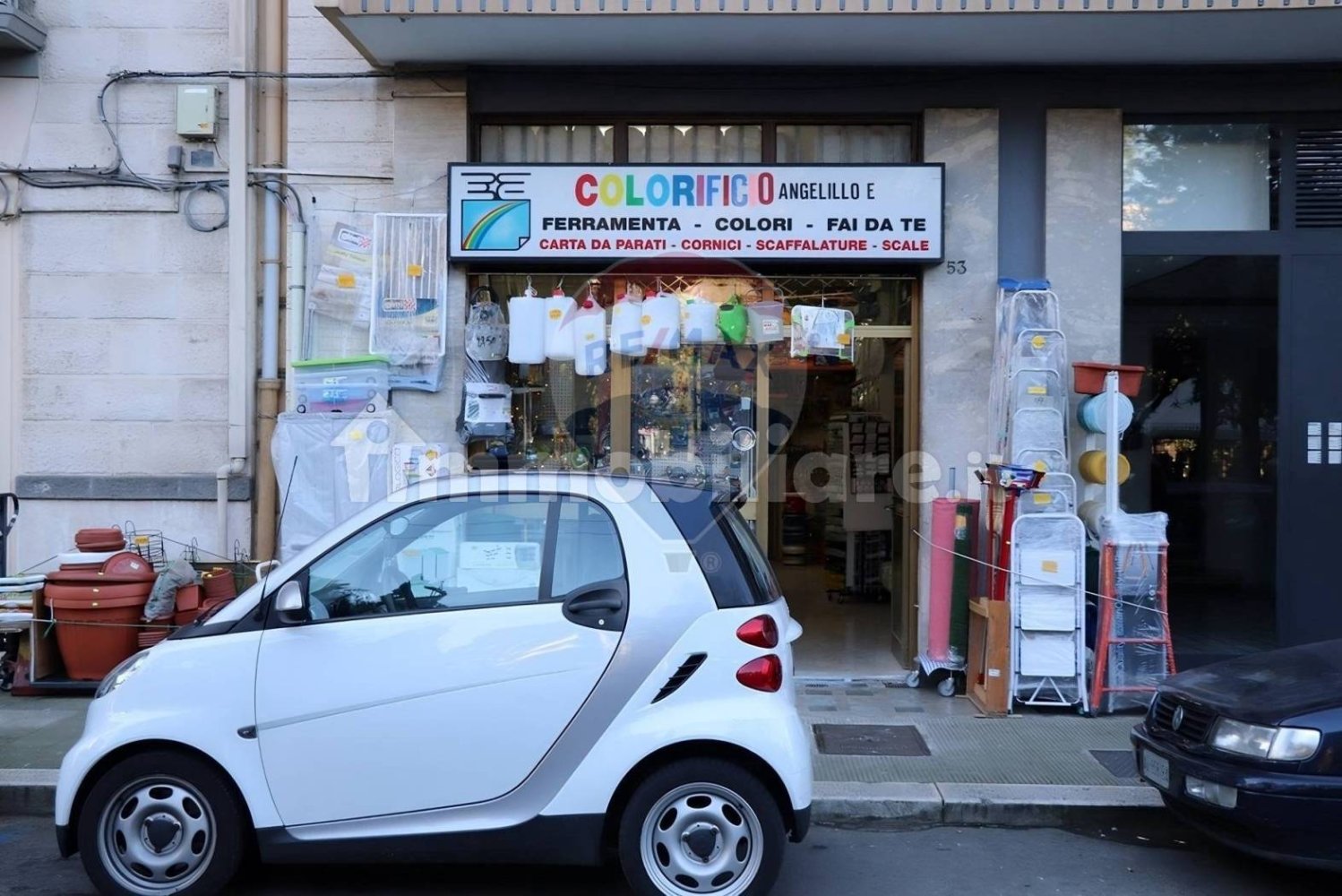 Коммерческая недвижимость с 1 комнатой в Бари, Италия № 303742