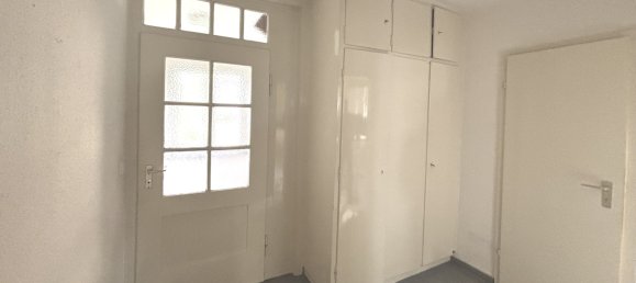 5 rooms House in Esslingen, Germany No. 229302 3