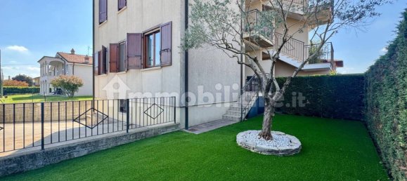 2 bedrooms Apartment in Comezzano Cizzago, Italy No. 346785 2