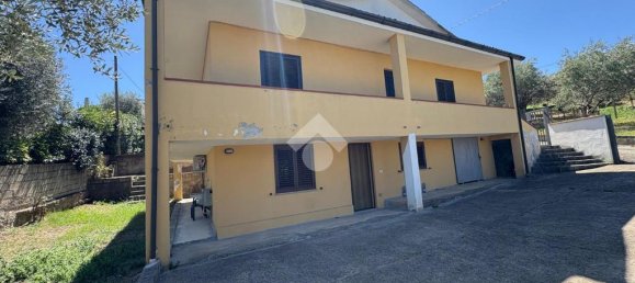 3 Schlafzimmer Villa in Rende, Italy, Nr. 320787 2