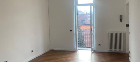 Studio in Monza, Italy No. 55392 2