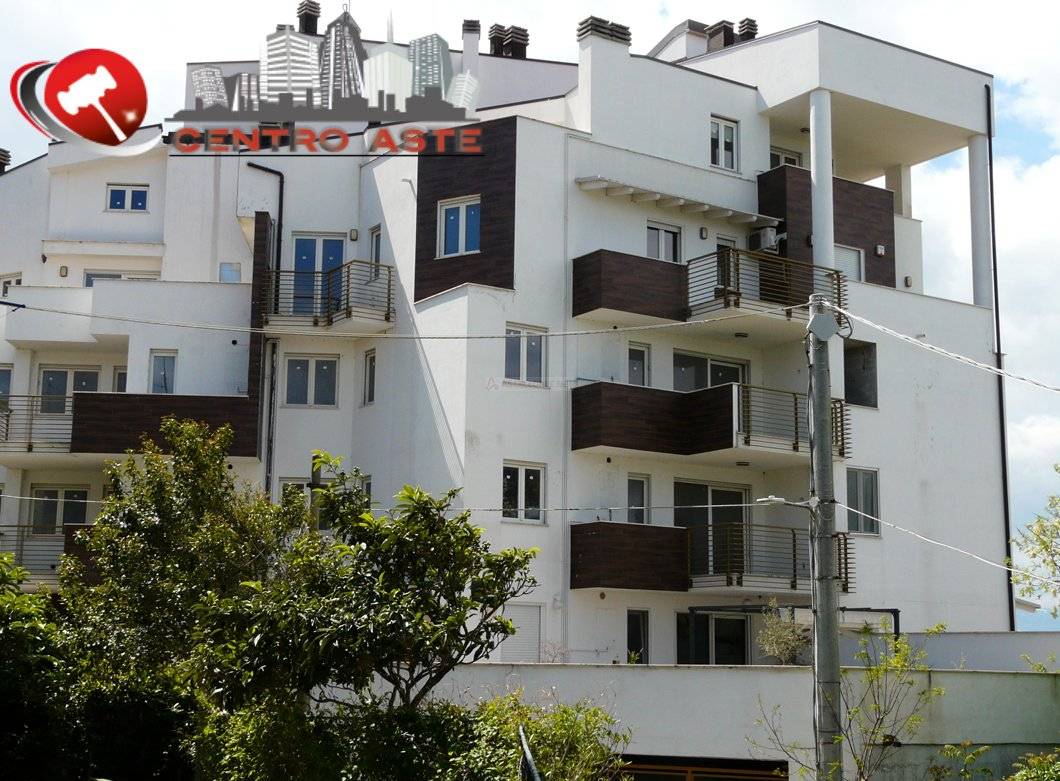 5 bedrooms Duplex in Chieti, Italy No. 282052