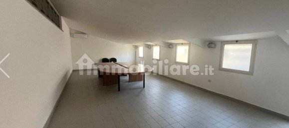 Офис с 5 комнатами в Пескара, Италия № 342991 10