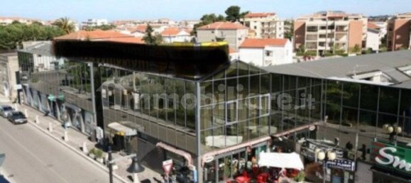 Офис с 5 комнатами в Пескара, Италия № 342991 13