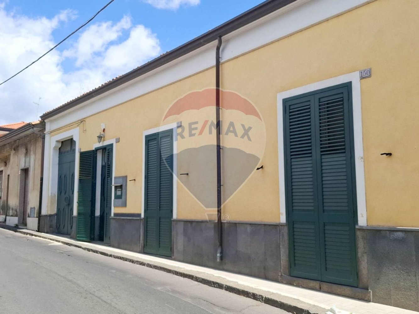 4 bedrooms House in Pedara, Italy No. 356178