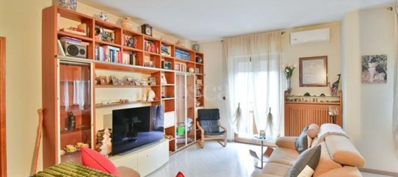 Квартира с 4 комнатами в Мазлианико, Италия № 215024 2