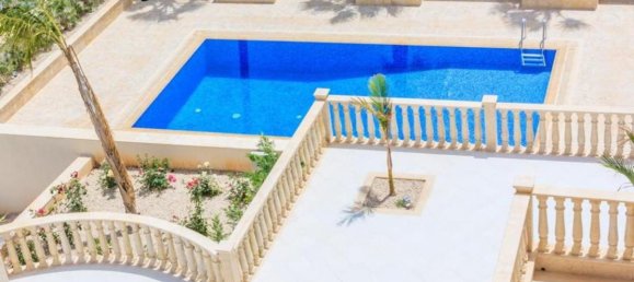 5 bedrooms Villa in Limassol, Cyprus No. 1974 8