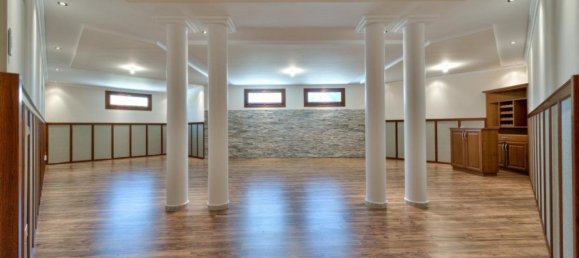 5 bedrooms Villa in Limassol, Cyprus No. 1974 6