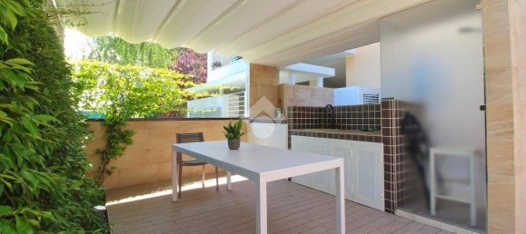 Квартира с 2 спальнями в Джулианова, Италия № 170299 9