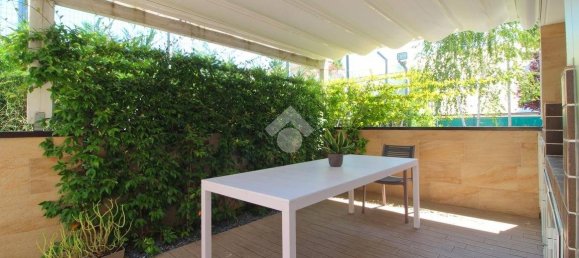 Квартира с 2 спальнями в Джулианова, Италия № 170299 3