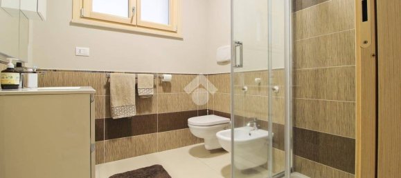 Квартира с 2 спальнями в Джулианова, Италия № 170299 17