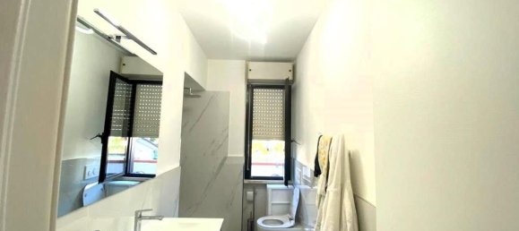 3 rooms Apartment in Carrara, Italy No. 31126 8