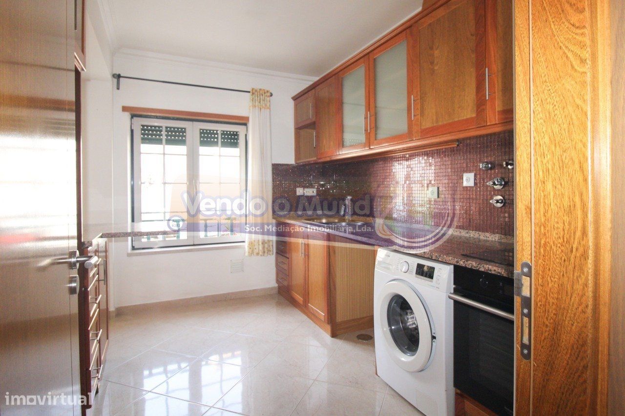 2 bedrooms Apartment in Samora Correia, Portugal No. 252049