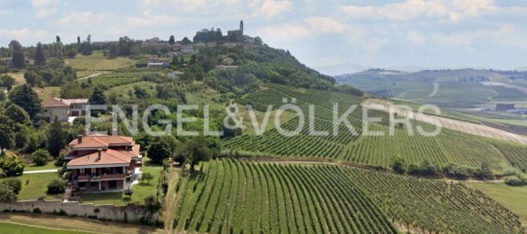 7 Schlafzimmer Villa in San Marzano Oliveto, Italy, Nr. 131308 3