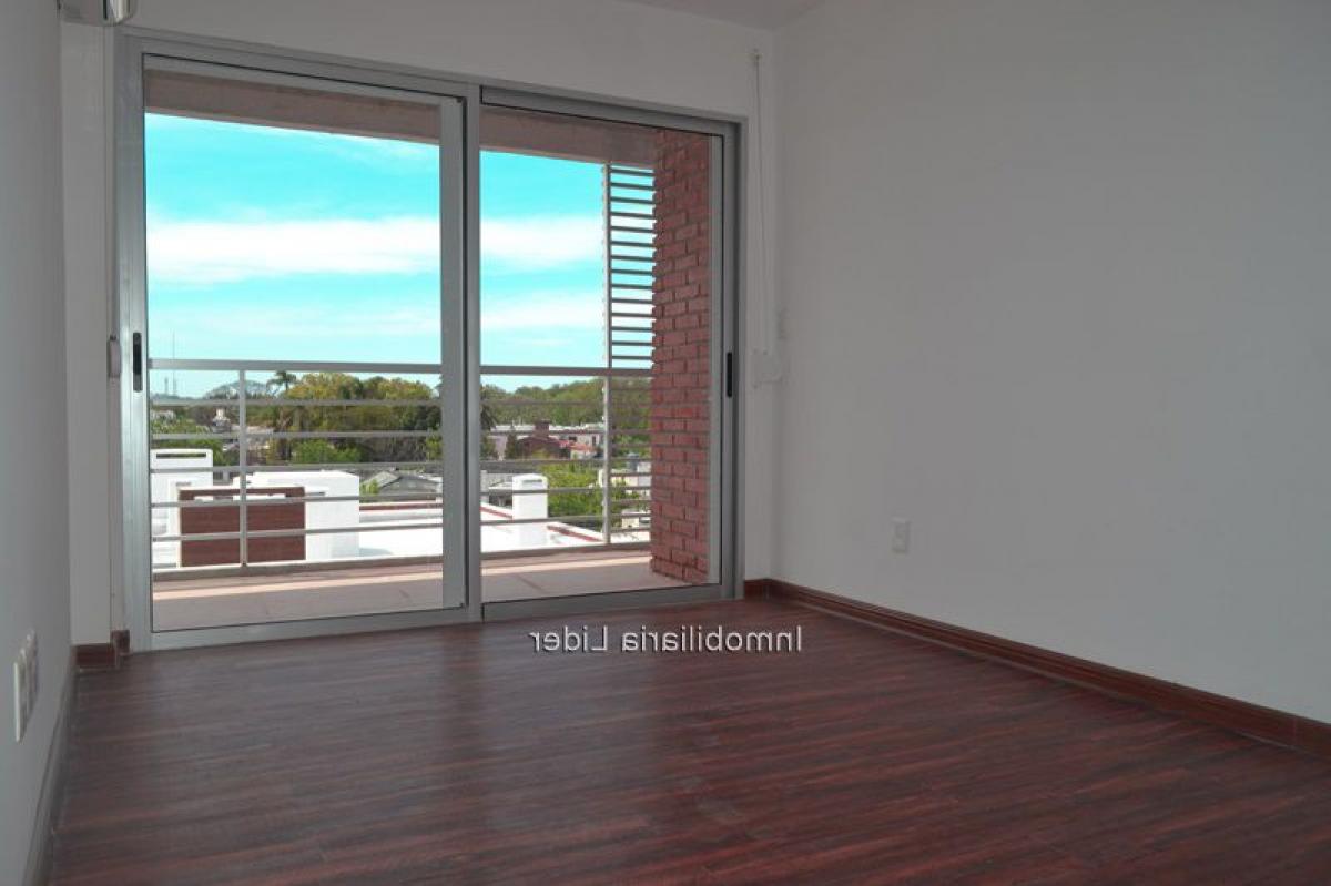 3 chambres Appartement à Montevideo, Uruguay No. 9097